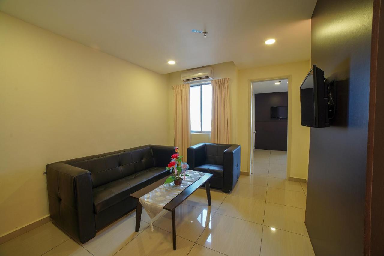 Oyo 89531 Villa Hotel Segamat Exterior foto
