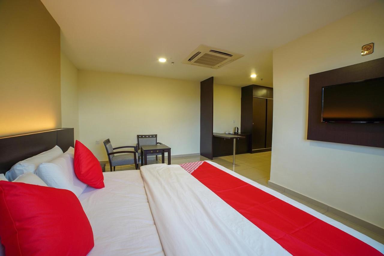 Oyo 89531 Villa Hotel Segamat Exterior foto
